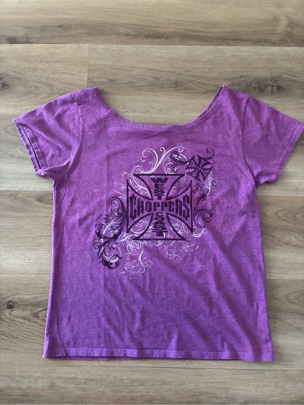 West Coast Choppers Women’s Iron Cross Graphic Scoop Neck T-Shirt Purple 
 NWT